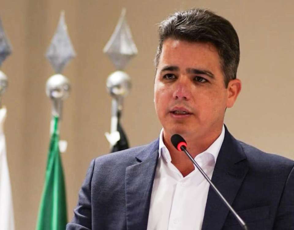 Dudu Soares na tribuna da ALPB